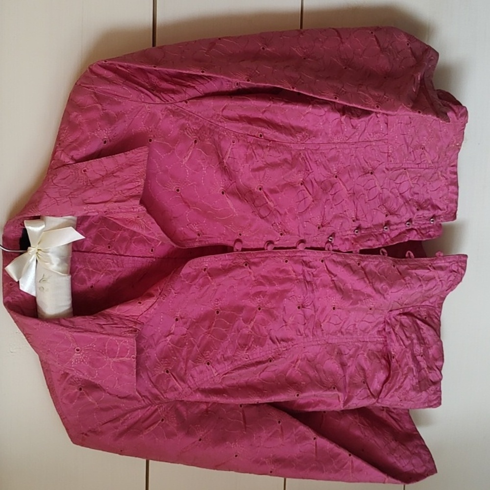 Areli Jacket Size 6. Iridescent Embroidery 100% Silk
